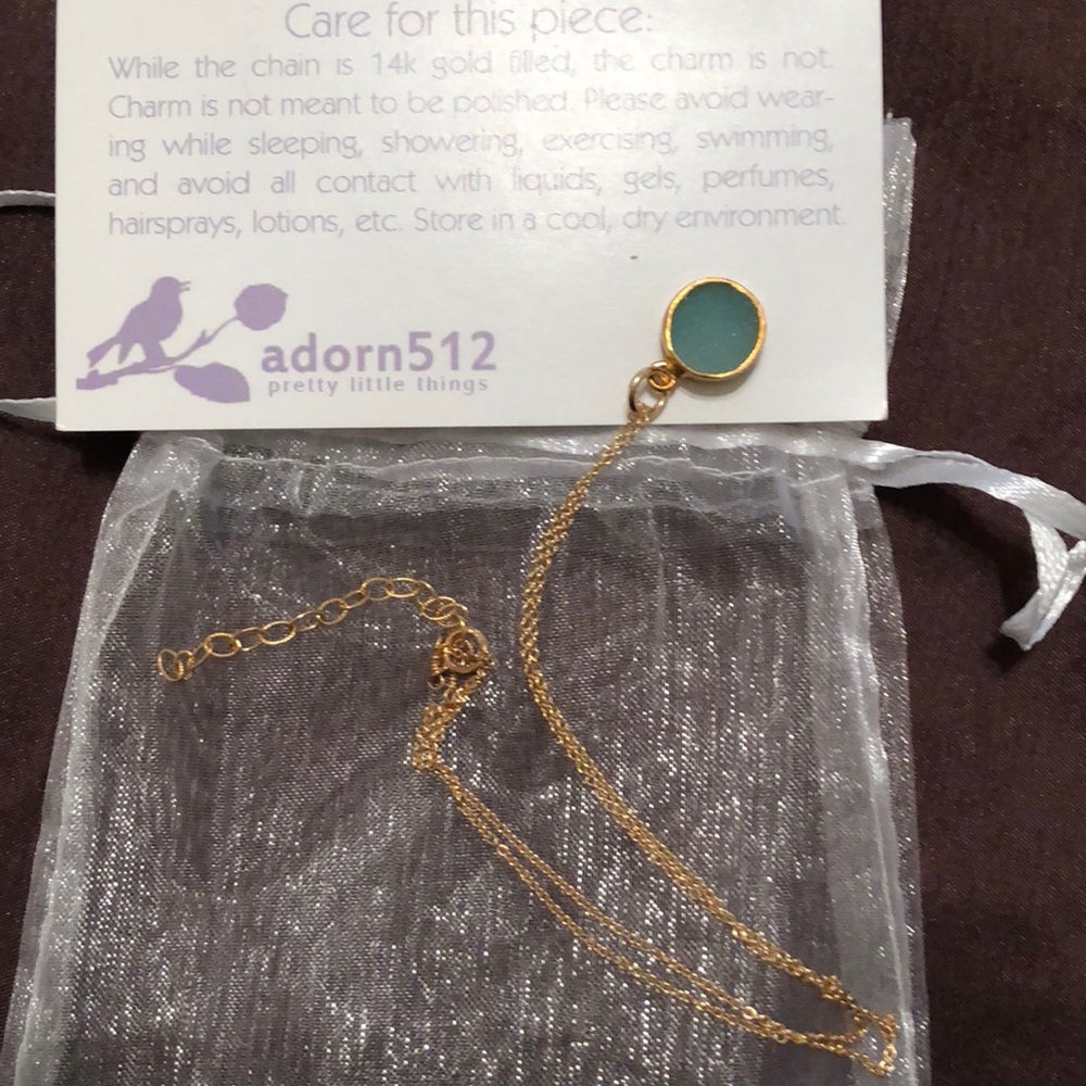 Adorn 512 necklace
